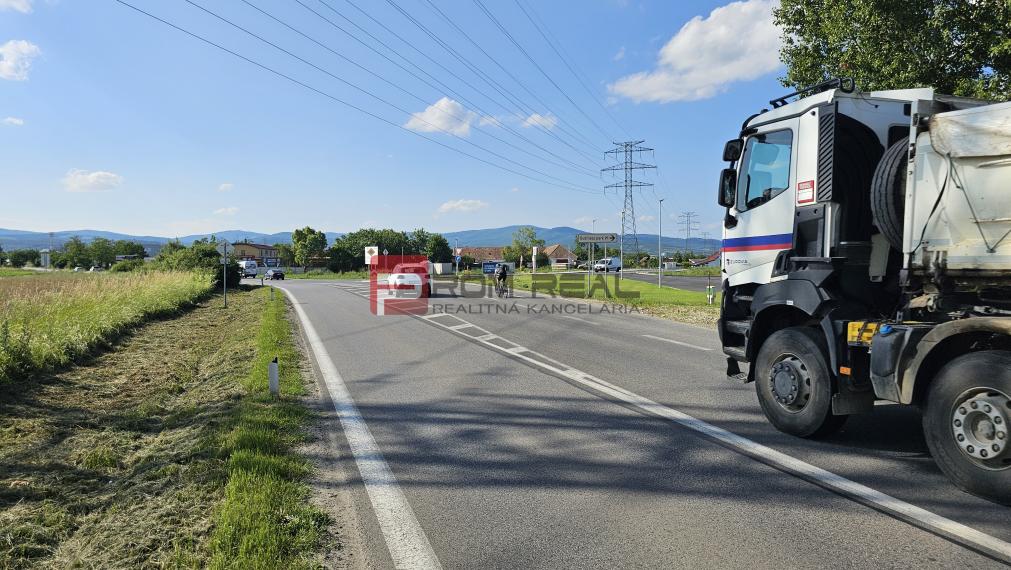 Na prenájom pozemok Pezinok 3118m2