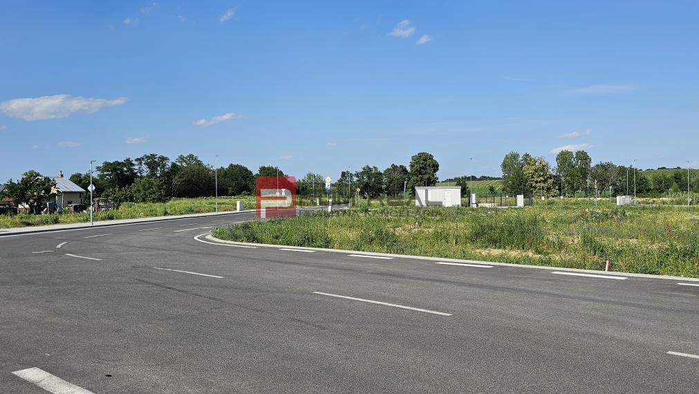 Na prenájom pozemok Pezinok 3118m2