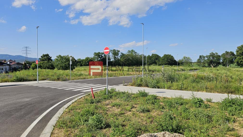 Na prenájom pozemok Pezinok 3118m2