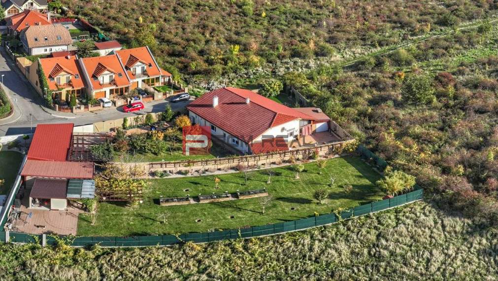 PREDANÉ Krásny stavebný pozemok na predaj 1041 m2 Pezinok