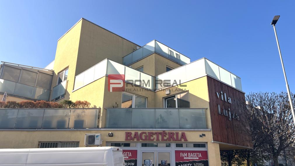 Na PRENÁJOM 2 izbový byt s dvomi terasami vo výbornej lokalite Bratislava - Vrakuňa v bytovom dome vila Lujza