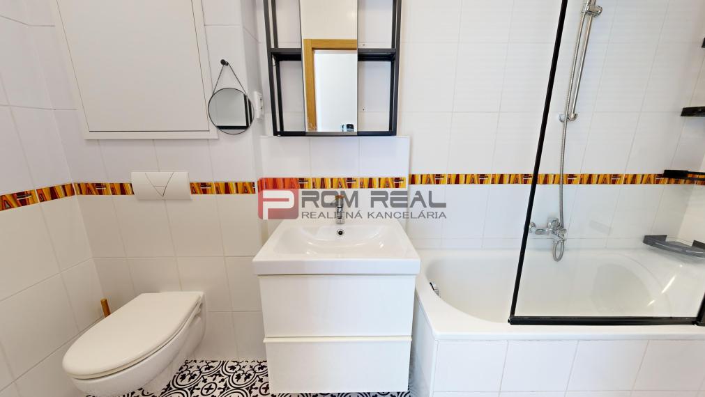 Na PRENÁJOM 2 izbový byt s dvomi terasami vo výbornej lokalite Bratislava - Vrakuňa v bytovom dome vila Lujza