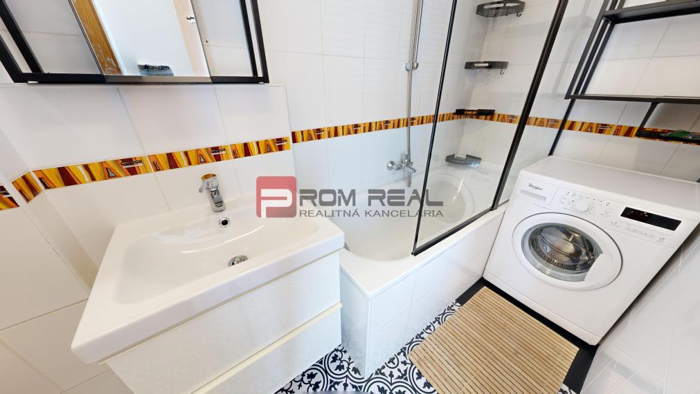 Na PRENÁJOM 2 izbový byt s dvomi terasami vo výbornej lokalite Bratislava - Vrakuňa v bytovom dome vila Lujza