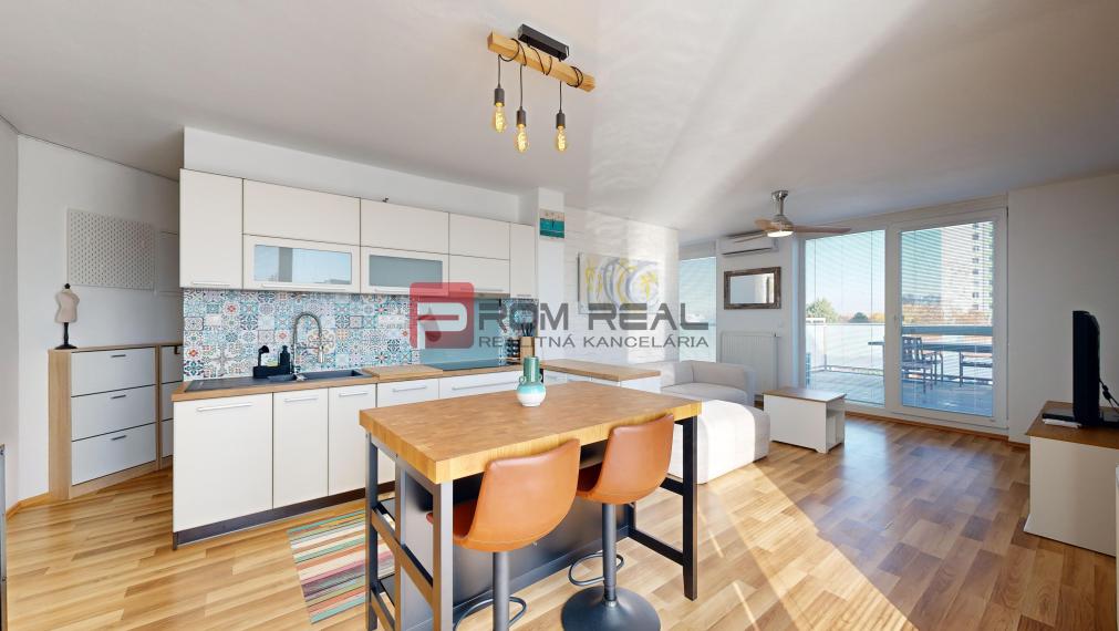 Na PRENÁJOM 2 izbový byt s dvomi terasami vo výbornej lokalite Bratislava - Vrakuňa v bytovom dome vila Lujza