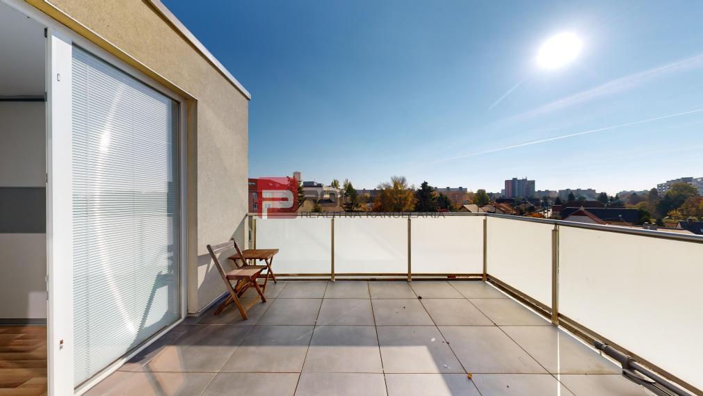 Na PRENÁJOM 2 izbový byt s dvomi terasami vo výbornej lokalite Bratislava - Vrakuňa v bytovom dome vila Lujza