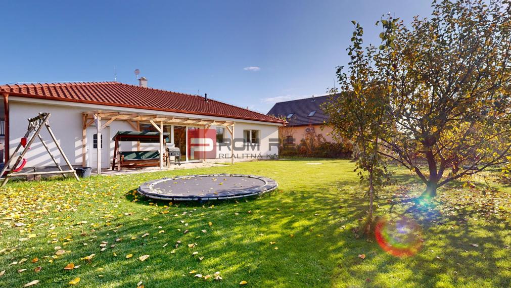 PREDAJ 4 izbový bungalov s garážou a veľkým pozemkom