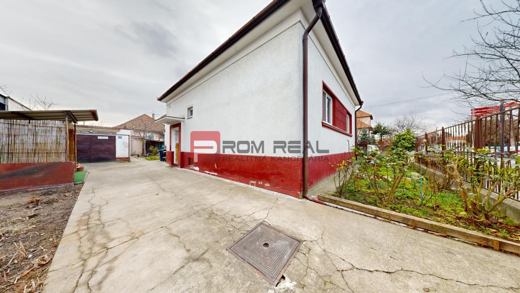 Na PREDAJ rodinný dom vo výbornej lokalite Bratislava - Ružinov