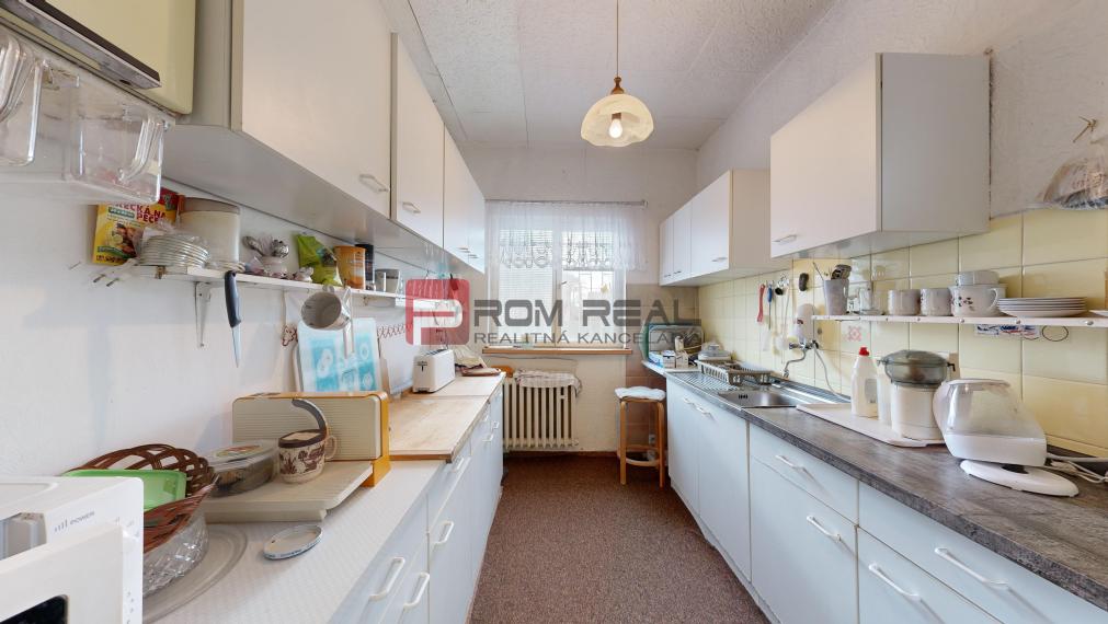 Na PREDAJ rodinný dom vo výbornej lokalite Bratislava - Ružinov