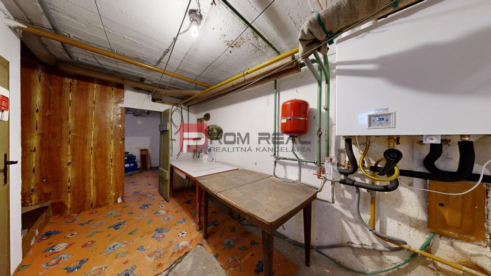 Na PREDAJ rodinný dom vo výbornej lokalite Bratislava - Ružinov