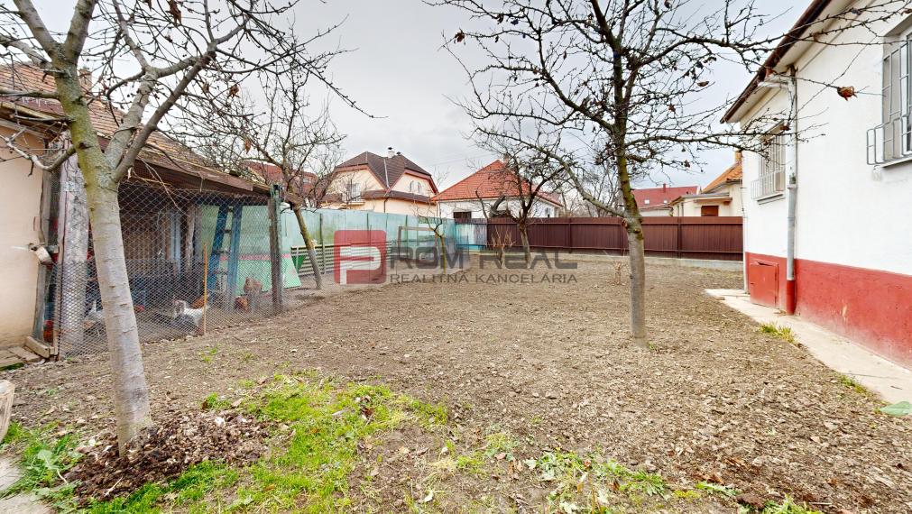 Na PREDAJ rodinný dom vo výbornej lokalite Bratislava - Ružinov