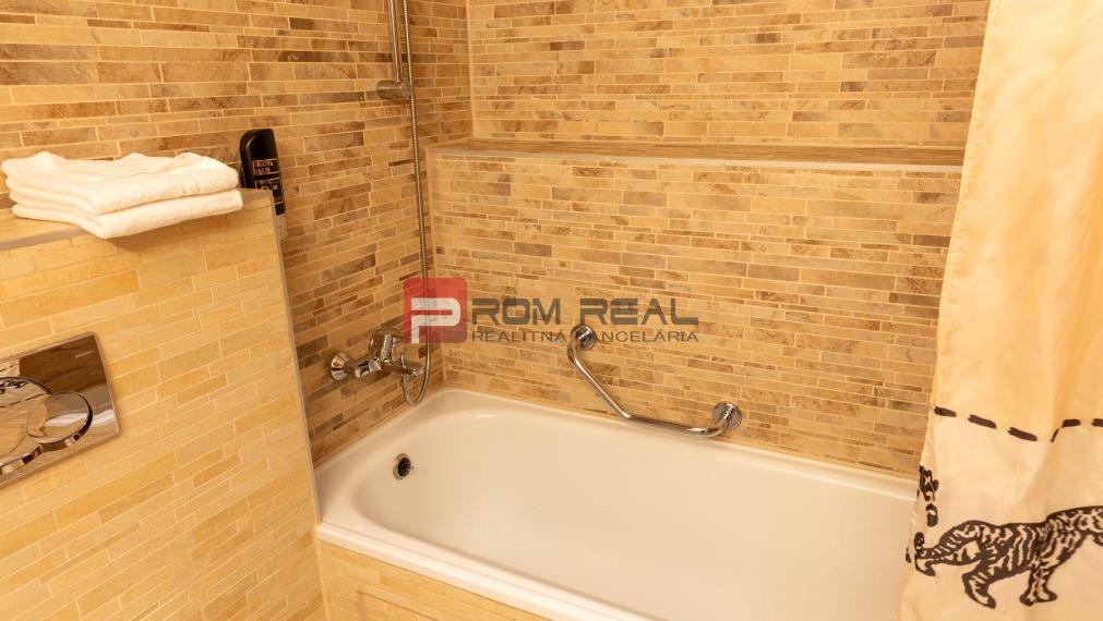 PREDAJ B&B Hotel v Starom meste - škola, centrum medicíny