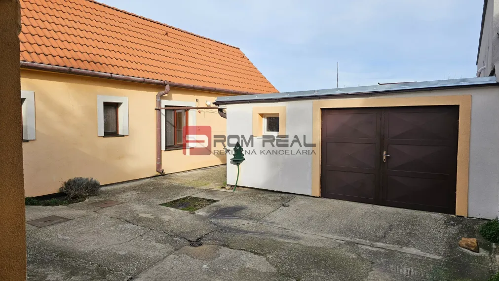 Rodinný dom Pezinok 5 izbový s pozemkom 745 m2 pri centre PK