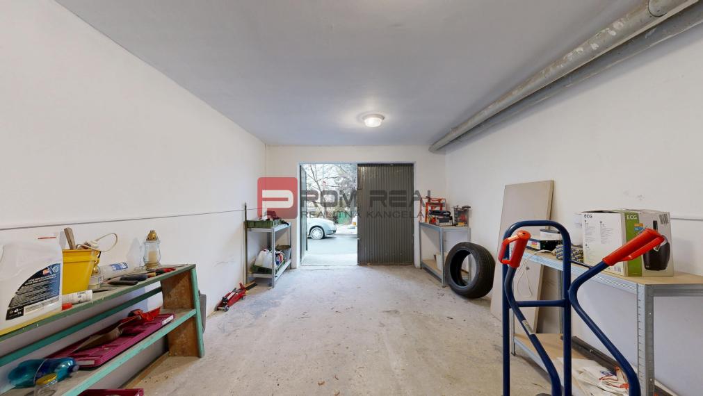 PREDANÉ Predaj garáže v bytovom dome