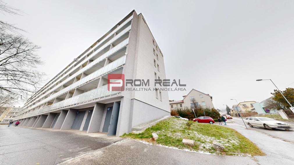 PREDANÉ Predaj garáže v bytovom dome