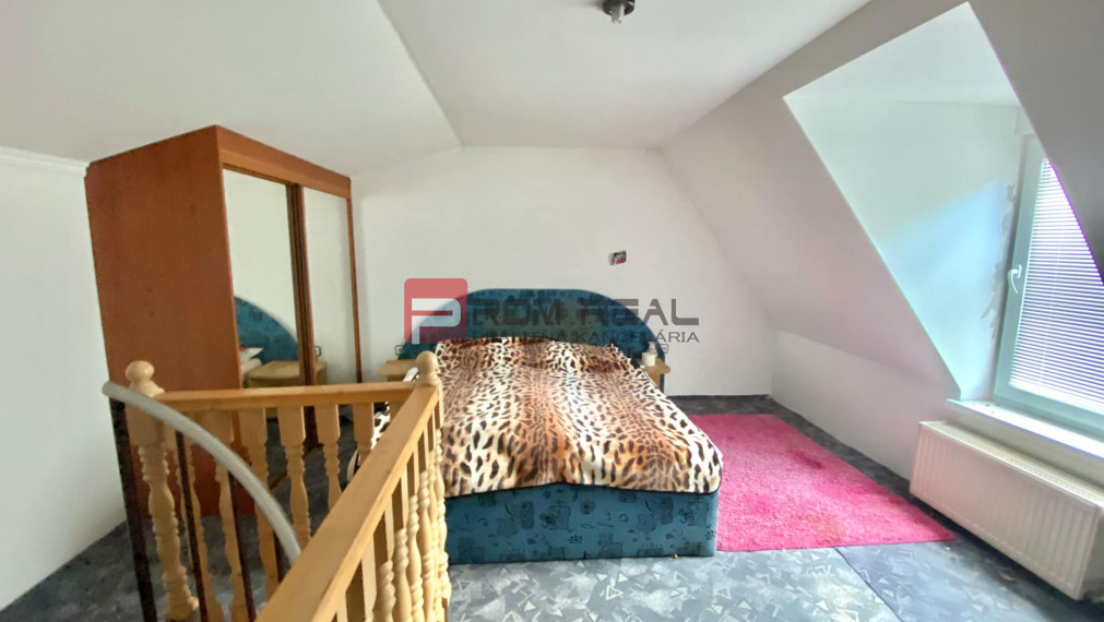 Priestranný 2-izbový mezonet na prenájom - Svätý Jur