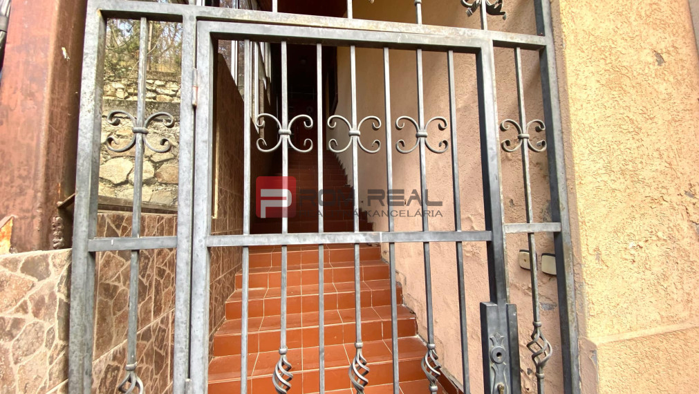 Priestranný 2-izbový mezonet na prenájom - Svätý Jur