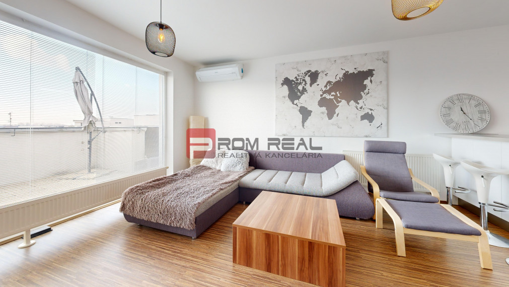 PREDANÉ Exkluzívne na predaj veľký 2-izbový byt s nadštandardnou terasou a parkovaním