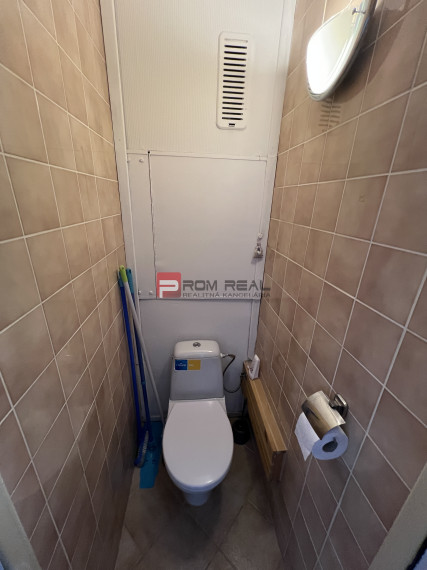 PRENÁJOM Slnečný 1-izbový byt so samostatnou kuchyňou + Net