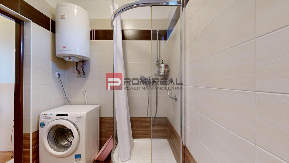 Na predaj rodinný dom s pekným pozemkom Slovenský Grob