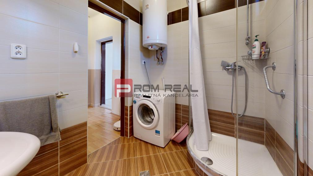 Na predaj rodinný dom s pekným pozemkom Slovenský Grob