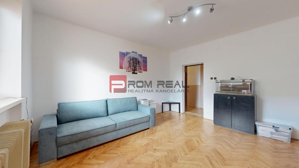 Na predaj rodinný dom s pekným pozemkom Slovenský Grob