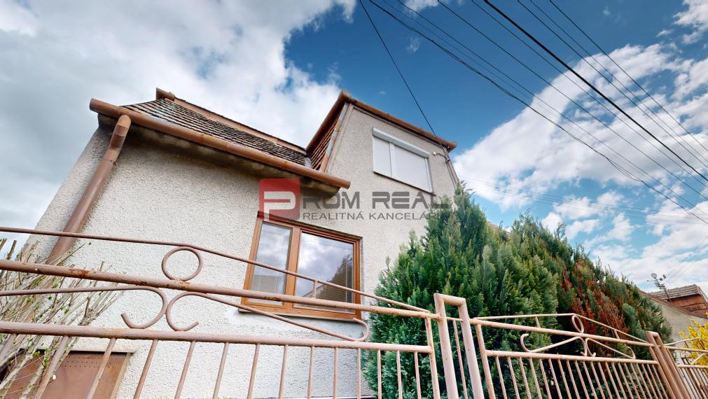 Na predaj rodinný dom s pekným pozemkom Slovenský Grob