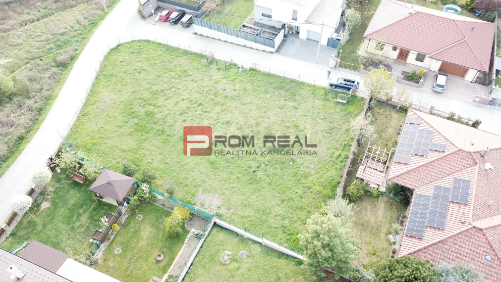 Nádherný slnečný pozemok v lukratívnej štvrti Stupava 636 m2