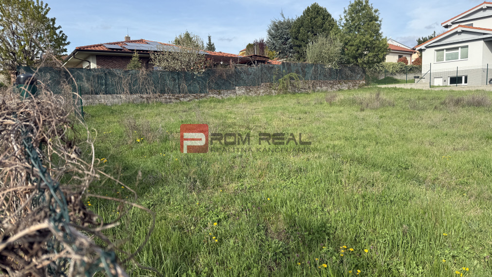 Nádherný slnečný pozemok v lukratívnej štvrti Stupava 636 m2