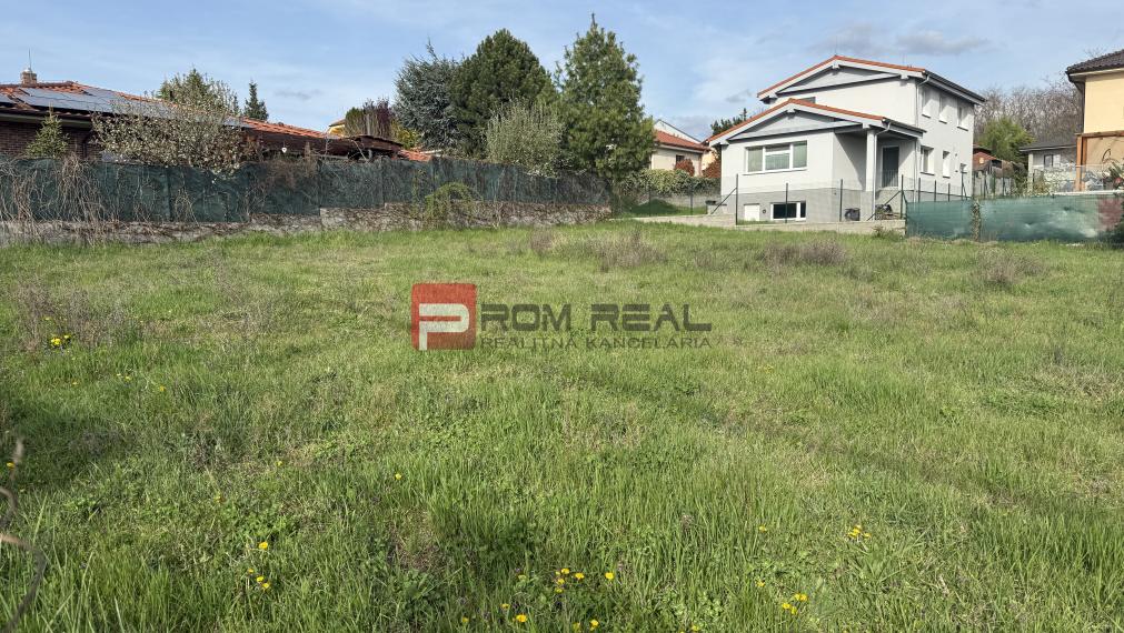 Nádherný slnečný pozemok v lukratívnej štvrti Stupava 636 m2