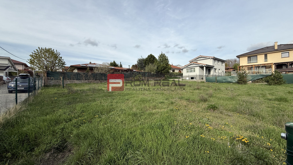 Nádherný slnečný pozemok v lukratívnej štvrti Stupava 636 m2