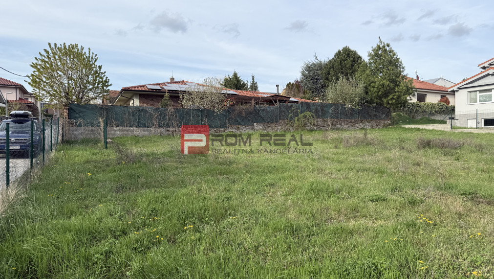 Nádherný slnečný pozemok v lukratívnej štvrti Stupava 636 m2