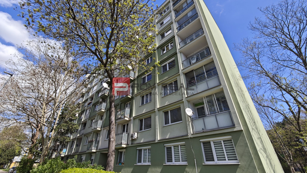 Na prenájom priestranný 3izbový byt  s balkónom Sputniková