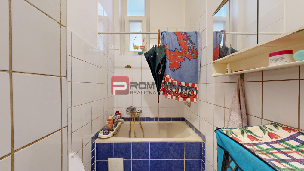 Na PREDAJ byt rozdelený na dve bytové jednotky Staré Mesto