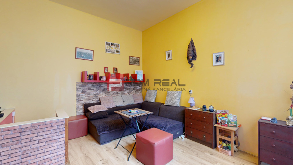 Na PREDAJ byt rozdelený na dve bytové jednotky Staré Mesto