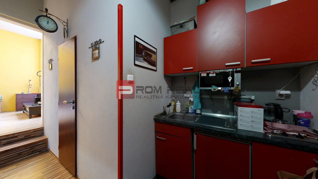 Na PREDAJ byt rozdelený na dve bytové jednotky Staré Mesto