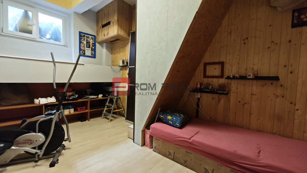 Na PREDAJ byt rozdelený na dve bytové jednotky Staré Mesto