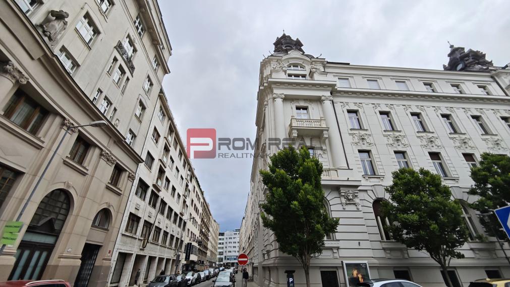 Na PREDAJ byt rozdelený na dve bytové jednotky Staré Mesto