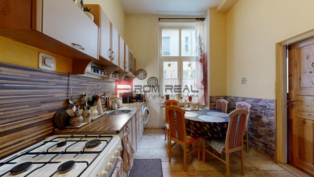 Na PREDAJ byt rozdelený na dve bytové jednotky Staré Mesto