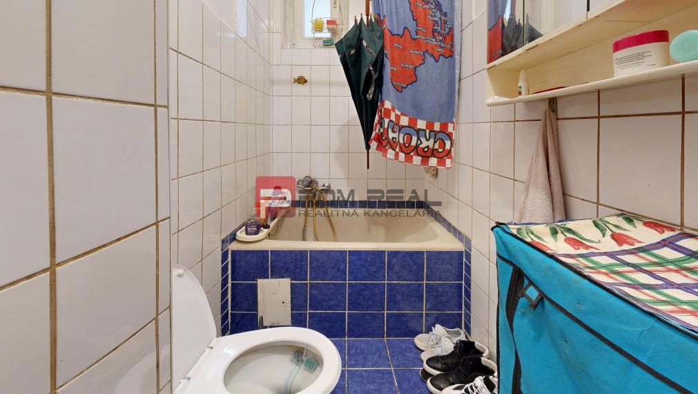 Na PREDAJ byt rozdelený na dve bytové jednotky Staré Mesto