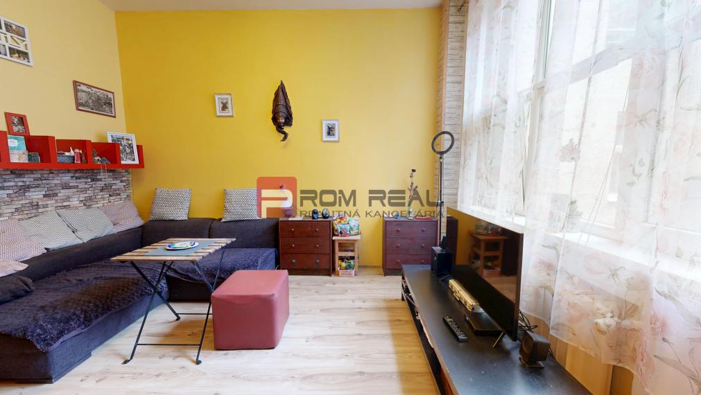 Na PREDAJ byt rozdelený na dve bytové jednotky Staré Mesto