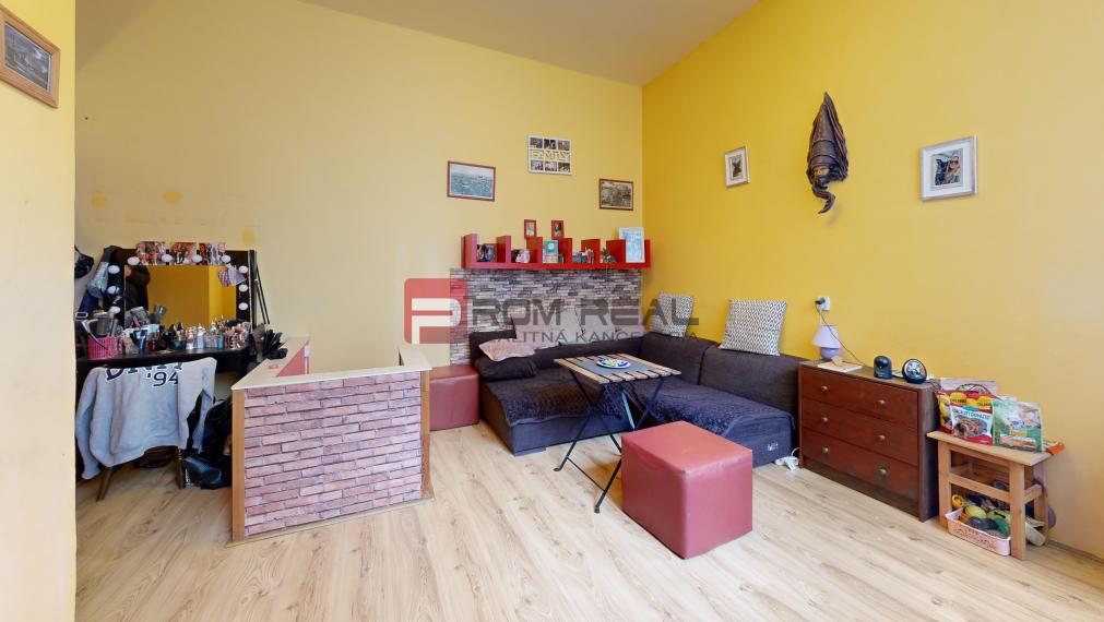 Na PREDAJ byt rozdelený na dve bytové jednotky Staré Mesto