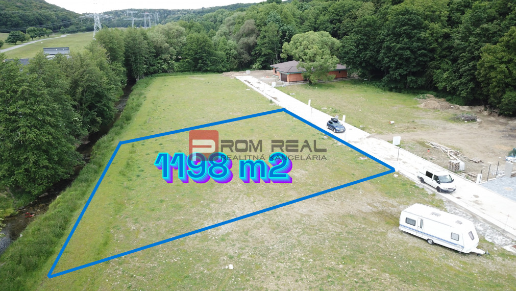 Pozemok pre okamžitú výstavbu Borinka 1198 m2 siete + cesta