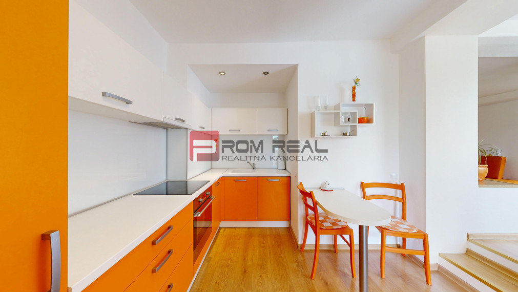 Na PREDAJ 3 izbový  byt priamo v centre mesta Pezinok