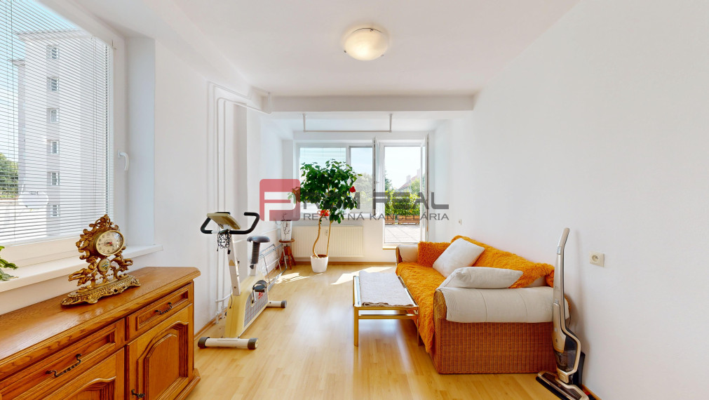 Na PREDAJ 3 izbový  byt priamo v centre mesta Pezinok