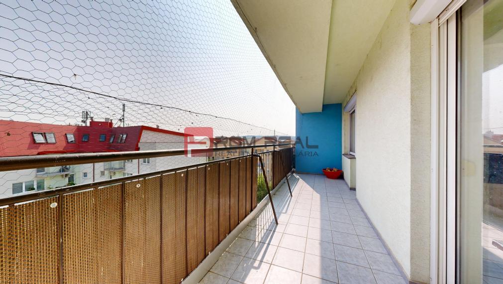 PREDAJ 4 izbový byt 2 balkóny