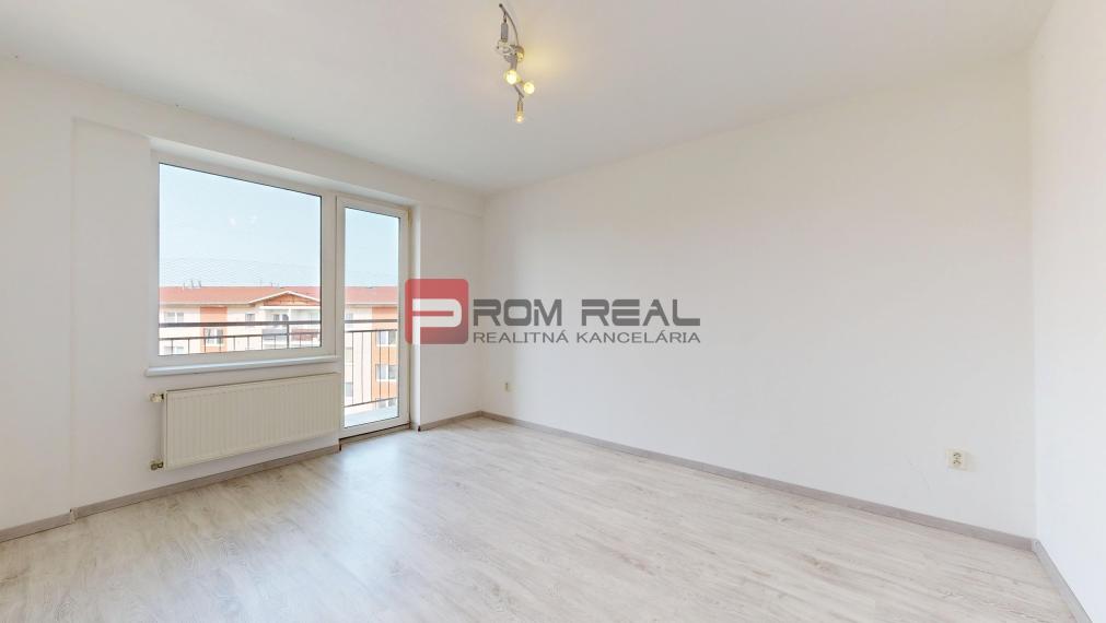 PREDAJ 4 izbový byt 2 balkóny