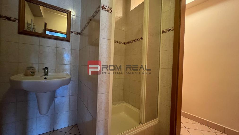 Na prenájom výrobný / administratívny objekt Pezinok Grinava