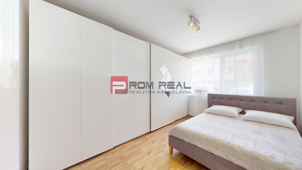 Predané - EXKLUZÍVNE na predaj bezbariérový 2-izbový byt so záhradou, Hviezdoslavov