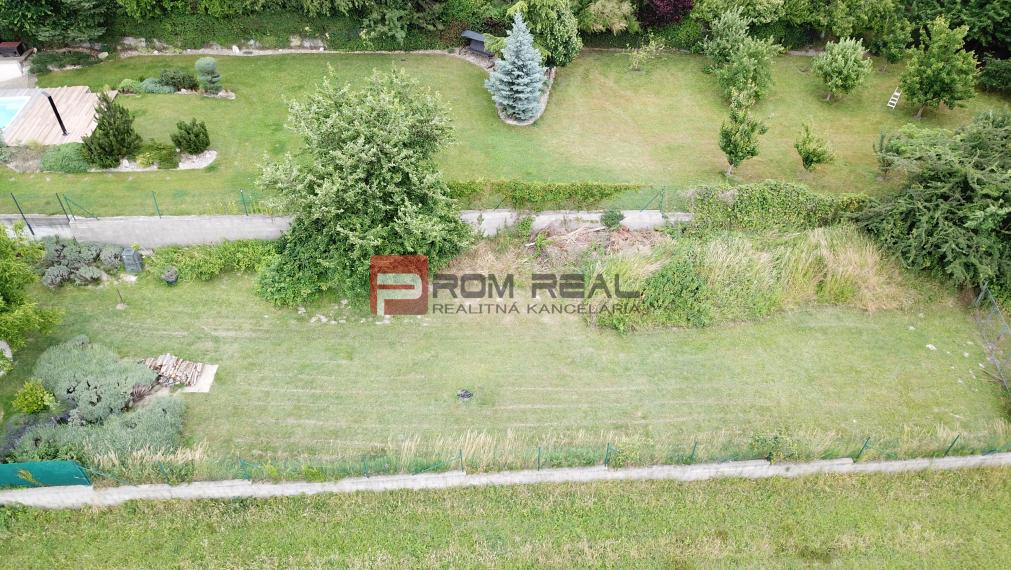 Nádherný pozemok 632 m2 s výhľadom na Alpy Marianka