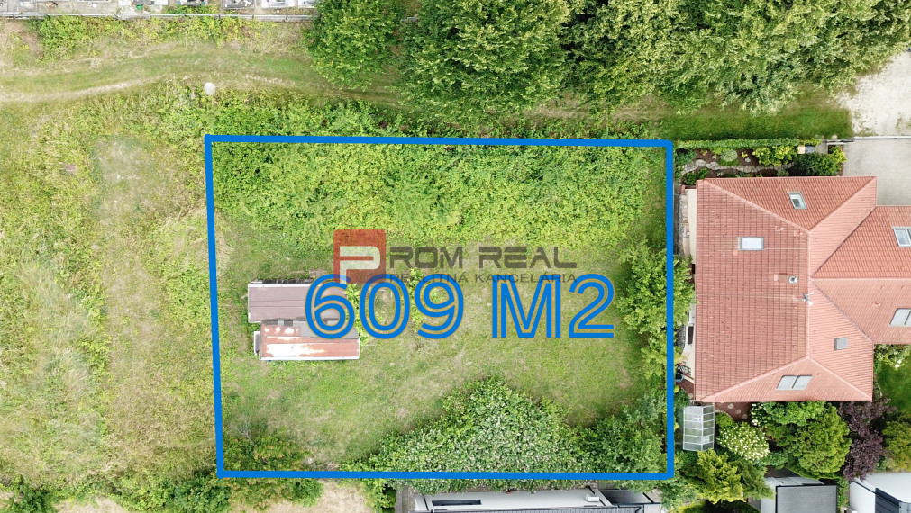 Rovinatý ideálny stavebný pozemok 848 m2 Marianka